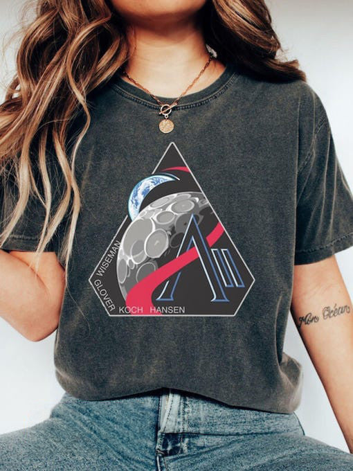 NASA SLS Launch T-Shirt Space Moon Mission Tee Artemis 2 Mission Gift For Her Retro 2026 Artemis II