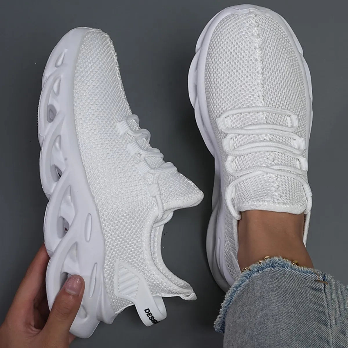Men's sports shoes Solid color casual comfort mesh lace-up flat light vulcanized walking shoes boys running shoes