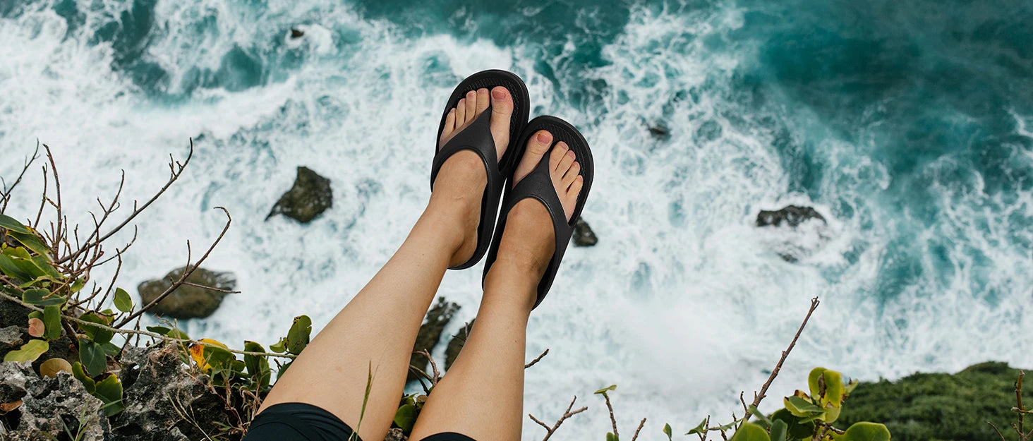 Comwarm Women Slim Flip Flops Classic Fashion Shower Slippers EVA Sole Comfy House Sandals Outdoor Beach Slippers Women Sandals