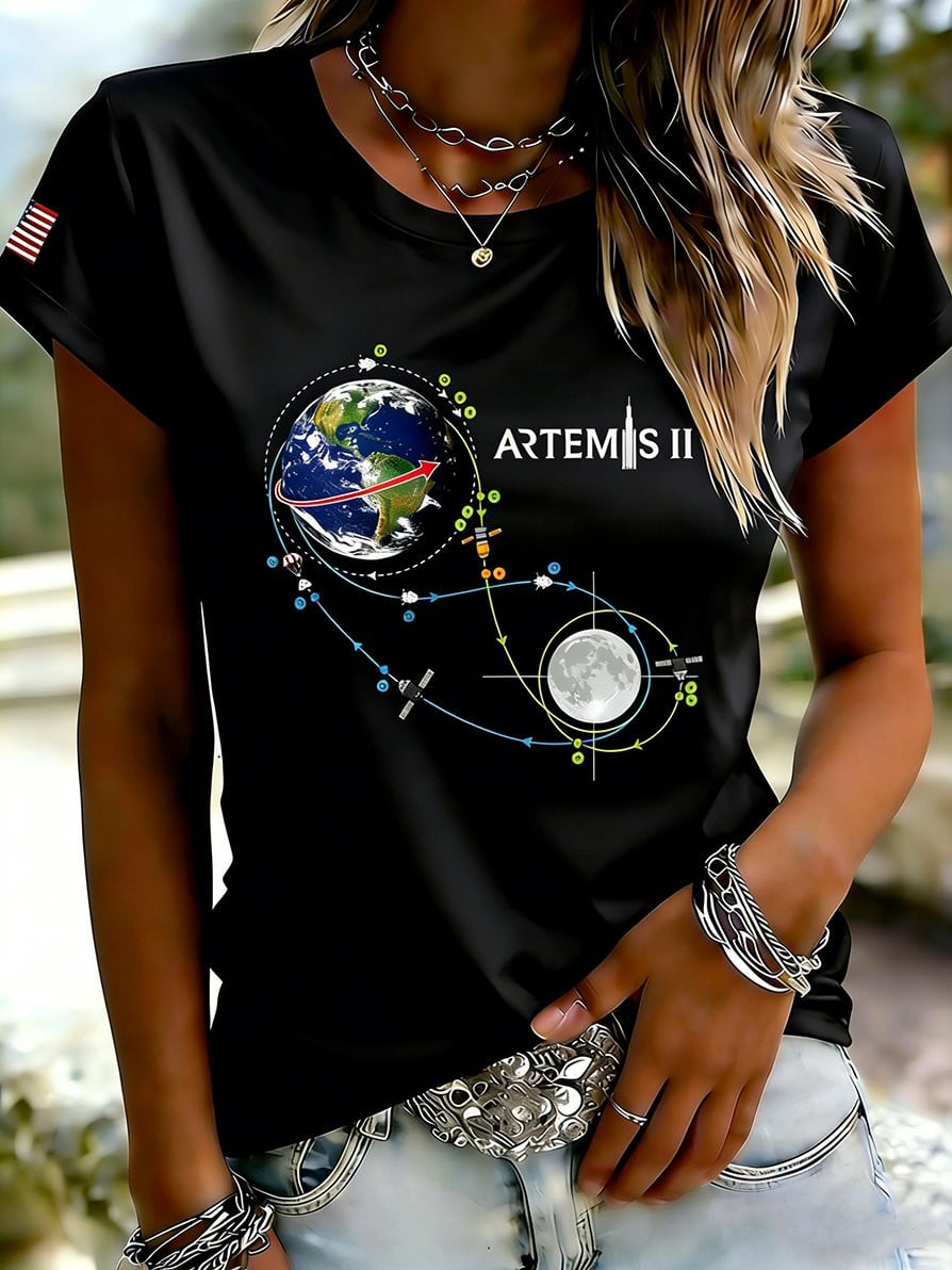 Space Enthusiast T-Shirt NASA Moon Mission 2026 Clothing Line Gift For Mom Retro 2026 Artemis II